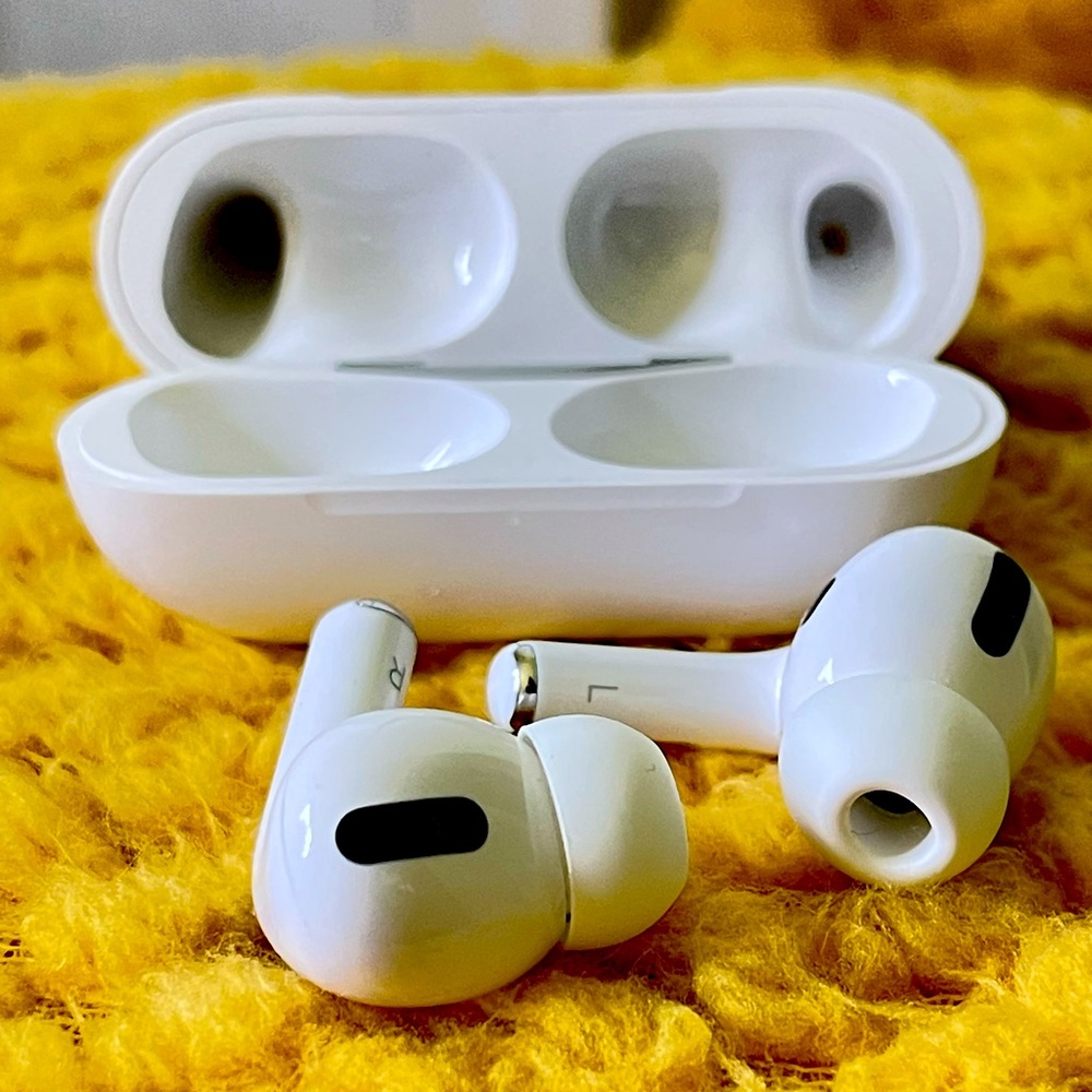 Apple AirPods Pro with wireless charging case